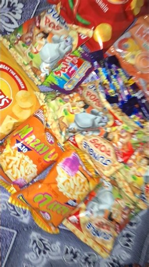 trying pakistani snacks✨️#snacks #sogood #crunchy #yummy #chips #chocolate #delicious