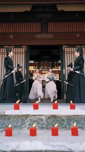 131K views · 25K reactions |  Subscribe to Luna Moon Drama FB VIP group to watch full drama! From suspicion to alliance… ❤️⚔️ She and the cold Northern King stood together. When she raised the Fire Phoenix Banner, the world knew— a new ruler had risen. ️ #LegendaryLove #AncientProphecy #DramaTok #HeroineJourney #MiniDrama #FYP | Luna Moon Drama | Facebook