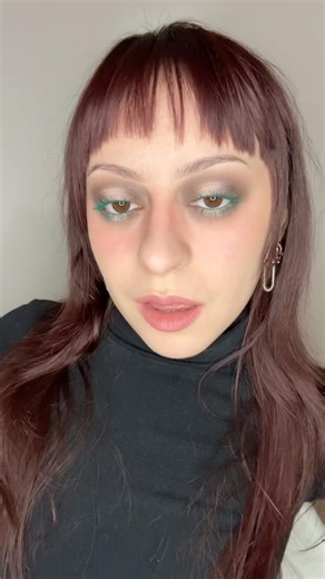 the green mascara 😮‍💨🥥🌲 #makeup #mua #eyeshadow #makeuptransition #simplemakeup