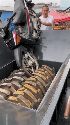 This Machine Destroys EVERYTHING That Falls Inside 😱