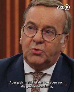 "Ist es gut, dass die amerikanischen Bomber die iranischen Atomanlagen angeblich zerstört haben?", fragt Caren Miosga Bundesverteidigungsminister Boris Pistorius (SPD). Und was bedeutet das für Deutschland und Europa? ▶️ Das ganze Interview bei "Caren Miosga" jetzt in der ARD Mediathek: https://1.ard.de/caren-miosga-ard-mediathek | ARD Mediathek