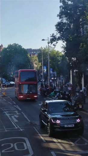 Route PL1 LF74 TXW EBD99 approaching Ealing Broadway Station