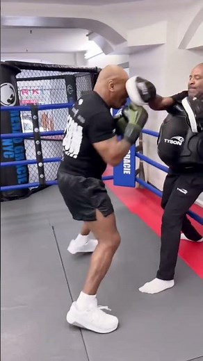 🔥 The LEGENDARY Mike Tyson Punch That Changed Boxing Forever #mma #boxing #ufc #miketyson