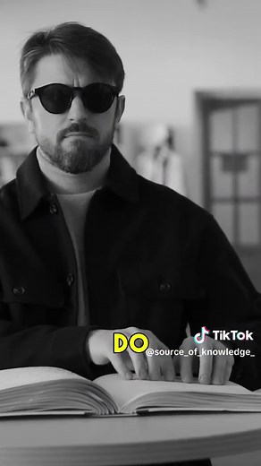 Blind People Do NOT See Black Ever wondered what blind people ACTUALLY see? 🤔 Most people think it's just pitch black darkness... but they are WRONG. ❌ For those born totally blind, it’s not black. It’s... nothing. Imagine trying to see out of your elbow. That is exactly what they see. Nothingness. 🤯 Subscribe for more mind-blowing facts! 🚀 Music Credit: Song: Unexplored Moon Composer: Miguel Johnson Website: https://www.youtube.com/channel/UCenTwNA8ioN37RD7bfNSUpA License: Creative Commons (