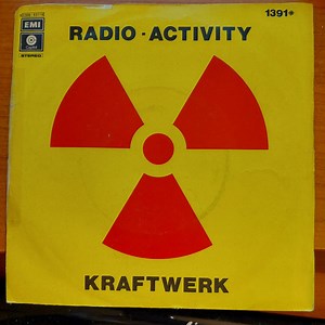 Kraftwerk - Radioactivity