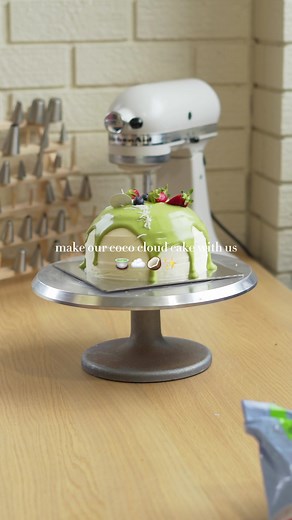 Step into dessert heaven 🌿✨ Layers of creamy matcha cheese foam, coconut dreaminess, and fluffy chiffon—our Matcha Coco Cloud Cake is pure bliss in every bite. 💚 Perfect for birthdays, celebrations, or just treating yourself. | Sam Baking High