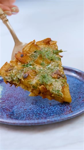 This easy potato omelet is ready in 20 minutes or less! https://themeddish.com/Potato-Omelet | The Mediterranean Dish