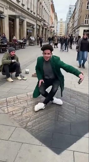 This Illusion Painting Prank Fooled EVERYONE! 😂🎨