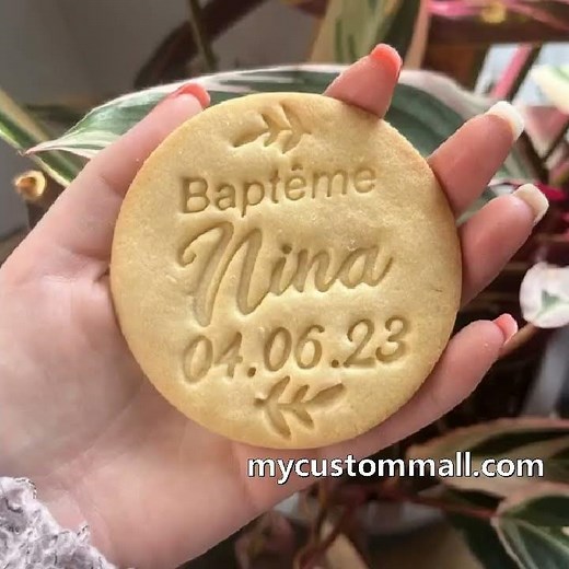 Custom your personalized cookie stamp; Surprise family and friends with unique cookies.