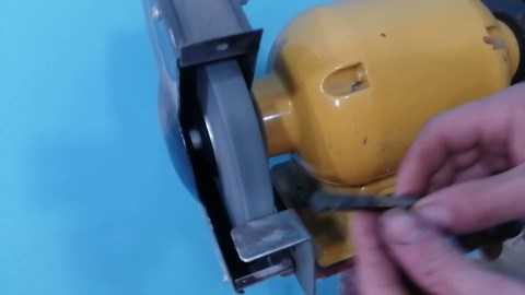 cheerful person makes a great tool! metal leaf DIY