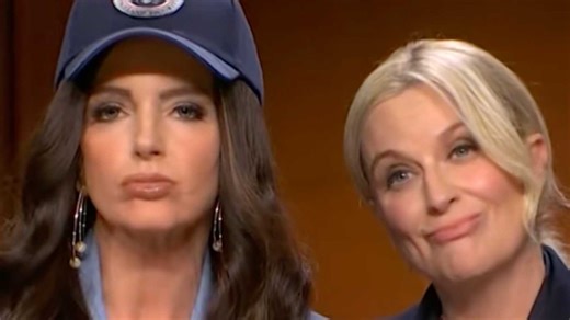 Saturday Night Live: Tina Fey's hilarious Kristi Noem impression was *chef's kiss*