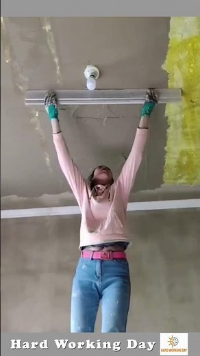 The Process Of Plastering A Ceiling