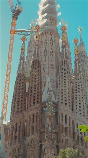 This Building Has Been Under Construction for 140 Years⚒️