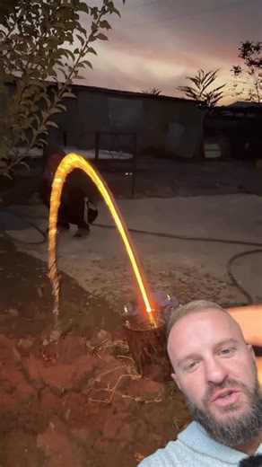 Travis Chambers | Experience Designer on Instagram: "This is called total internal reflection, I don’t completely understand how it works but it sure is a great effect #experiencedesign #viralexperience #decor"