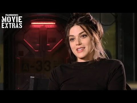 Alien: Covenant | On-set visit with Callie Hernandez 'Upworth'