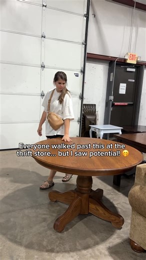 Jenna Townsend | Furniture Flips + DIY on Instagram: "Before you donate your kitchen table, try this trick! 👀 ✨ Comment TABLE for the full shopping list! You can find solid oak tables like these everywhere in thrift stores, and they’re built to last! So instead of donating or tossing out, try giving it a makeover. They are perfect to transform into the table of your dreams, whether you stain, paint, or do a little of both! HOW TO DIY👇 Top: - Strip finish with Klean Strip premium then clean wit