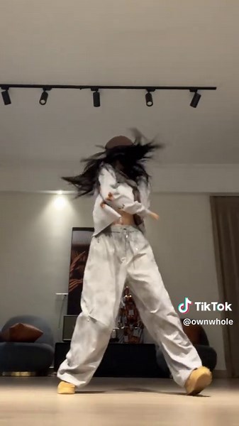 Candy Dance Challenge with Baekhyun from EXO