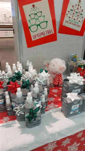 SEEsons Greetings from your local Walmart Vision Center! Stop on by for all those stocking stuffers that you need this holiday season🎄🎁 #holiday #Walmart #VisionCenter walmart.onelink.me/UIev/WalmartLocal | Walmart Wasilla