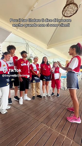 La dura vita di chi lavora in spiaggia nei giorni di pioggia #rimini #tiki26rimini #staff #funny