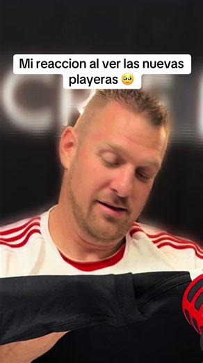 Mi reacción al ver las nuevas playeras con logo vida extra