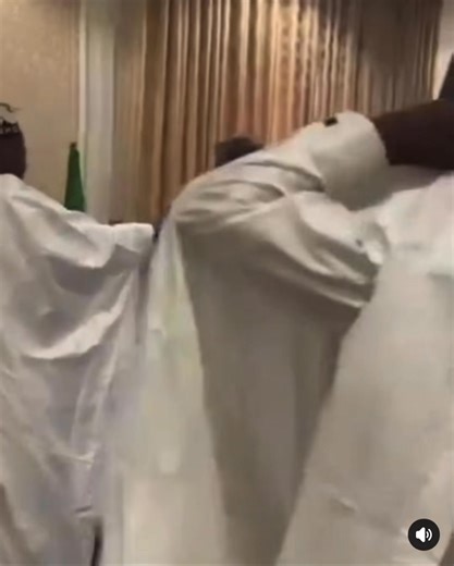 Ganduje told Tambuwal to sit down, but Tambuwal didn’t want the APC flag behind his seat 😂 | Progressive Nigerian Politics