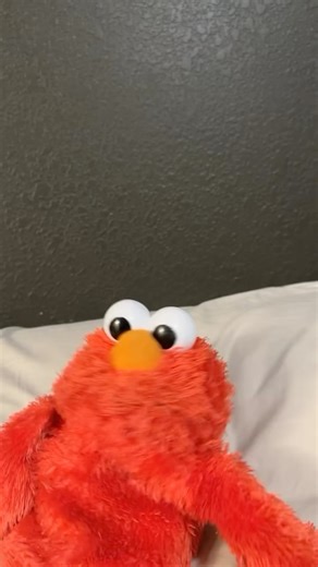 A snapshot of Elmo’s mind. Who else thinks this from time to time? Well actually pretty much all the time… - #elmo #funnyvideos #elmomemes #dailylaugh - - - - - Cr @logeypump23 | Britmanspeaks