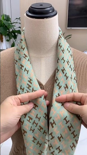 ​Step-by-Step Guide: How to Tie a Scarf Like a Pro.