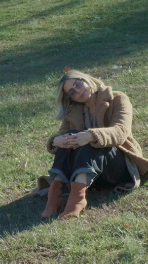 This song was written in a time of uncertainty. I wasn’t sure if I was ever going to get to release music again. It’s been beautiful to see these words of faith come true as I sang them over myself. I pray it does the same for others ! You were made for so much more 🦋. Born to Fly, Coming 1.23 ! Pre-save/add my full Debut Album: https://jamiemacdonald.lnk.to/albumIB | Jamie MacDonald Music