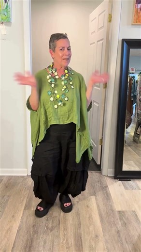 The Bodil Full Pleat Pant shows up differently every time.