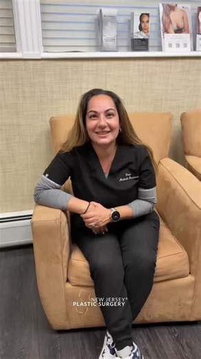 ✨ Q&A with our amazing medical assistant Fran at New Jersey Plastic Surgery ✨ A quick sit down with Fran as she answers your most common questions about pre op care, post op care, and what to expect on surgery day. She breaks things down the way only she can, keeping patients calm, informed, and ready for their big day. 💛 In this Q&A she covers: • What to bring on surgery day • How to prep the night before • When to call the office after surgery • Tips that help recovery go smoother • What she 