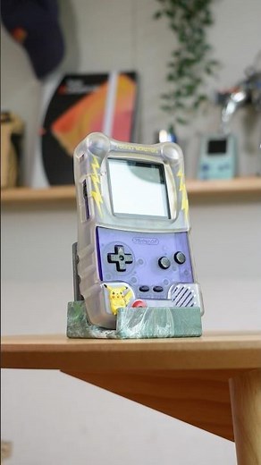 The GAMENOOK Throne, a eco-friendly display stand for retro handhelds. ♻️