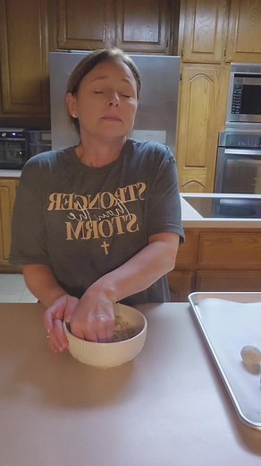 Baking Tip #28: Experiment with flavor! Don’t be afraid to swap vanilla for lemon, cocoa for cinnamon, or try something totally wild like maple, orange, or almond. 🍋🍊🍁 Whether it’s cookies, cakes, cinnamon rolls, or bread — one tiny change can turn a good recipe into your signature masterpiece. ✨ Your kitchen isn’t just a kitchen… it’s a flavor lab. Now go be the scientist. 👩‍🍳🧪😄 #BakingTip28 #BakersOfInstagram #FlavorMagic #BakingHack #SamsBakedAndBlessed #KitchenTips #HomeBakerLife | Sa