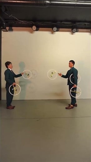 Beethoven’s 9th symphony performed by ring jugglers #internetculture #music #unexpected #interesting