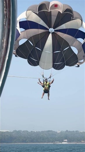 Adventure is in the air 🫶....#paralysing #paraglyding #goa #goavibes #parachute