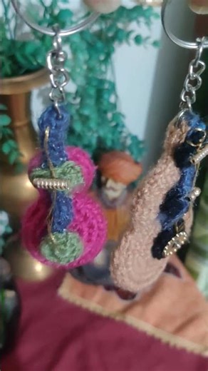crochet handmade woolen key chain.#crochet #howtomakewoolenflower #diykeychain #handmade