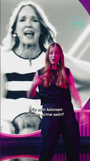Deaf Performance | Bindegewebe, du Bitch! | Die Carolin Kebekus Show