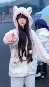 649K views · 17K reactions | 曼波强制打断施法～ #失眠熊 #二次元 #甜妹 | Setup Cosplayer | Facebook