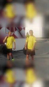 Schau die Playlist: Eine Woche Maloche in Abu Dhabi.