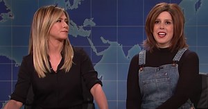Jennifer Aniston Said Her “Gut Instinct” Told Her She Was Being Made Fun Of In Vanessa Bayer’s “SNL” Impression Of Her