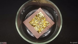 Dissolving gold in mercury
