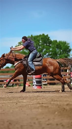 #Barrelracer #barrelhorse #barrelracing #barrelracingtok #barrelrace #barrelhorses #barrelhorsesoftiktok #prca #rodeo #rodeo #prcarodeo #prcarodeos #rodeolife #rodeotok #prorodeo #wpra @Lexi Lynn