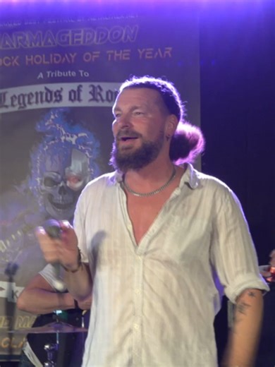 Long Pockets. Live. Legends Of Rock Festival,Great Yarmouth- Friday 07.03.2025. Need A Lot Of Lovin' / Wild Thing. Rob Reid- Vocals. Doggen- (ex Julian Cope and current- Spiritualized Guitarist. Jon Hughes- Bass. Ian Bissett- Drums. (ex Julian Cope). Filmed- Steve Russ. posting video footage supporting Legends Of Rock since 2015.#musicvideo #longpockets