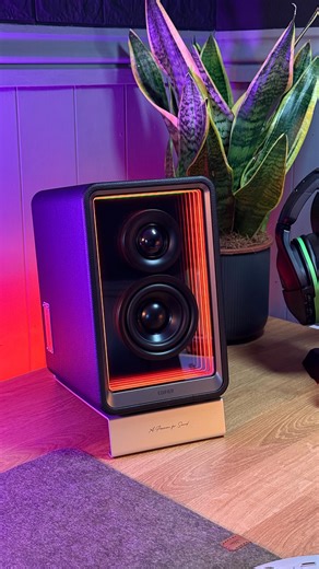 Zach 🇬🇧 | Desk setups & Interiors on Instagram: "Are these the most aesthetic speakers out there? 😮‍💨 The Edifier QR65s don’t just look good, they sound incredible too. Built-in fast charging ports and fully customizable lighting they’ve earned a permanent spot on my desk setup 🔊 Thanks to @edifier_global for sending these over. #desksetup #roomforinspo #cozyvibes #edifier #minimalsetups"