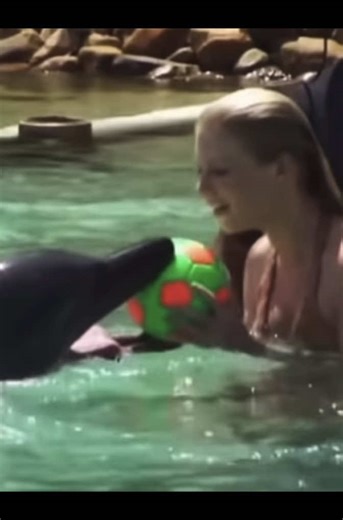 behind the scenes! . . . . #h2o #h2ojustaddwater #h2ojaw #nostalgia #behindthescenes