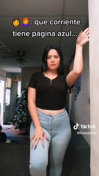 Mujeres de la Página Azul: Explorando la Comunidad Latina en TikTok