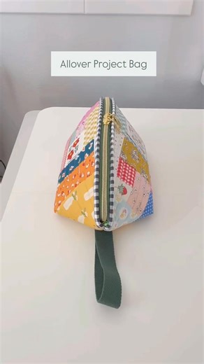 Not Actually Clean, Just Clever: How I Hide the Chaos to Look Organized! 😂 ✂️Allover Project Bag Pattern is in my shop. ✂️This is how I used woven label zipper tabs. (Check my previous video to see how to sew.) ✂️Tip: attaching the handle on the outside is easier. #minkikim #minkikimpattern #alloverprojectbag#fbreels #viralreels #trendingreels #viralvideo #fbviral #fyp | Minki Kim