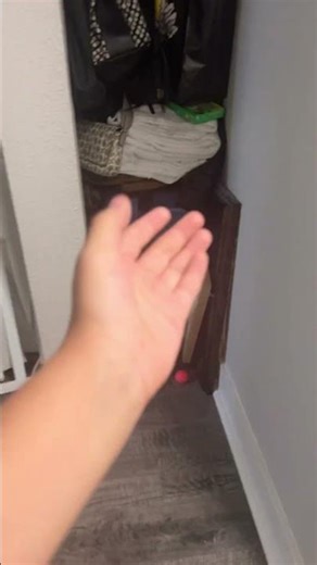 Ima hacker glitching the door