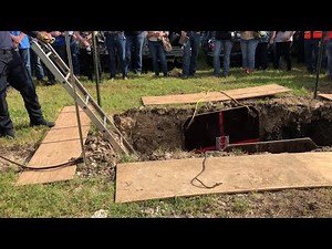 Trench collapse safety demonstration
