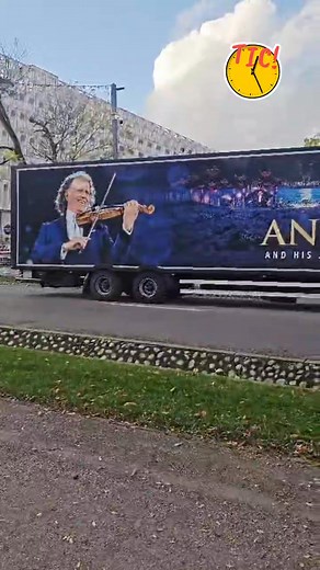 34K views · 833 reactions |  A început magia! ✨ Tirurile cu echipamentele pentru spectacolele André Rieu & Johann Strauss Orchestra, au ajuns la BT Arena! Scena pe care se va scrie povestea muzicii între 11–15 noiembrie prinde viață chiar acum!  #AndreRieu #JohannStraussOrchestra #BTArena #ClujNapoca #LiveMusic | Tazama Productions | Facebook