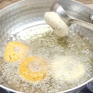 2.6M views · 13K reactions | Trick to make quick easy sambhar and medu vada at home | Madhuris Kitchen recipes | Facebook